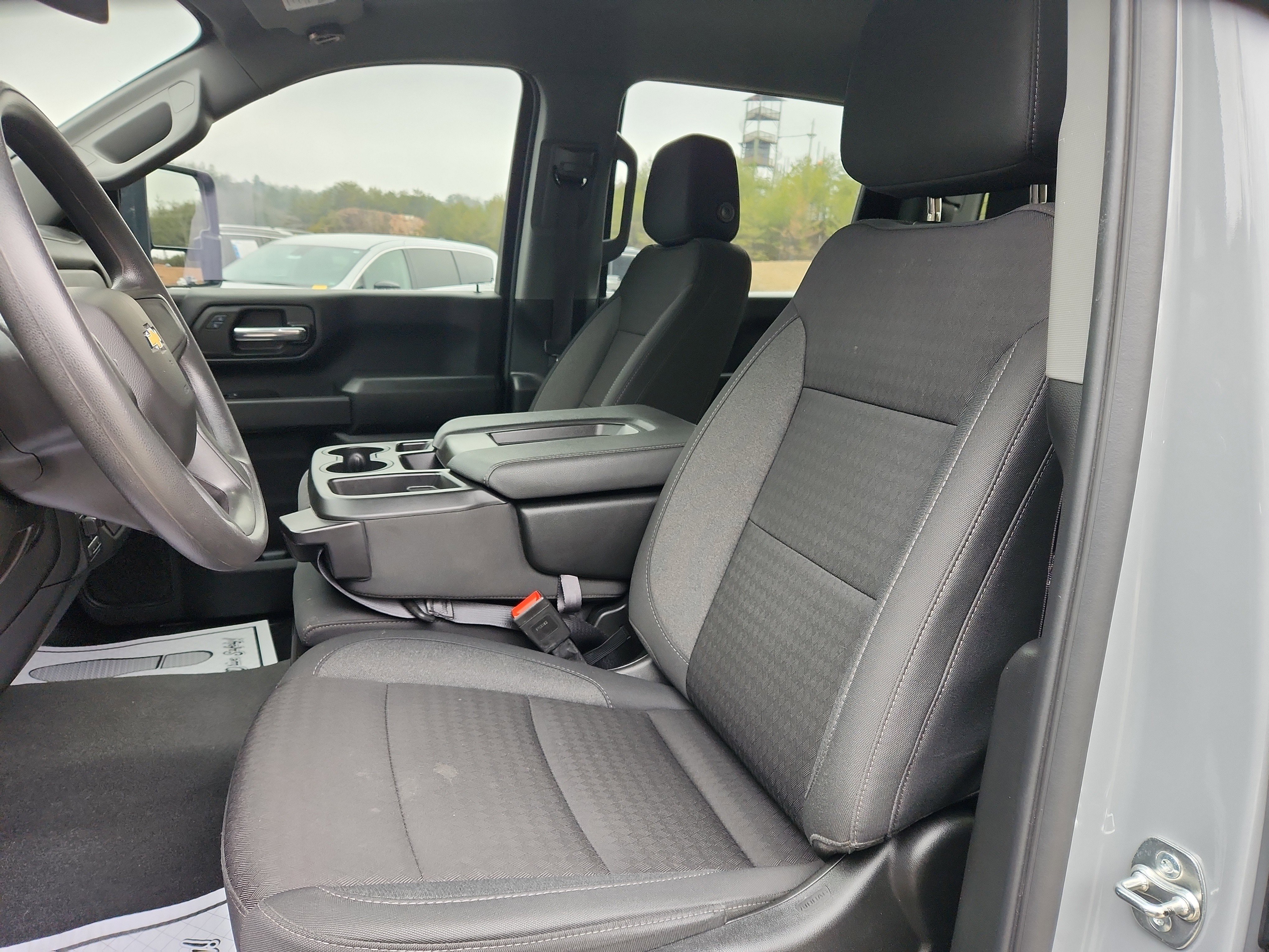 Used 2025 Chevrolet Silverado 2500 Custom w/ Custom Value Package image 15