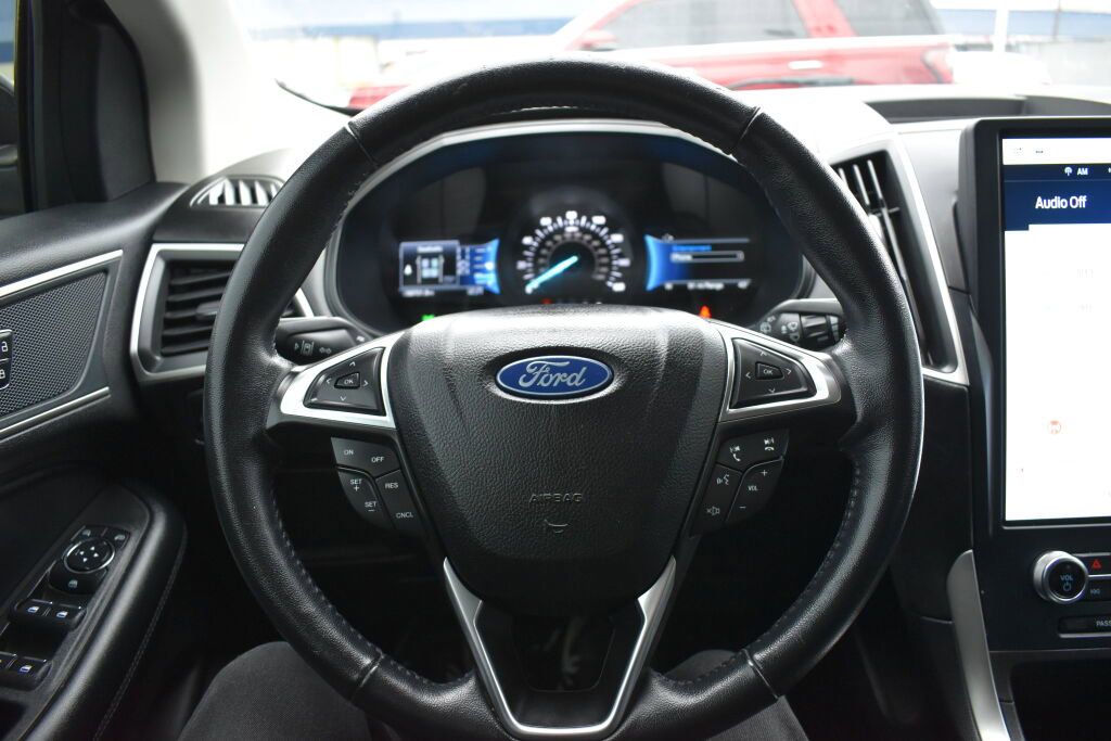 Used 2023 Ford Edge SEL image 17