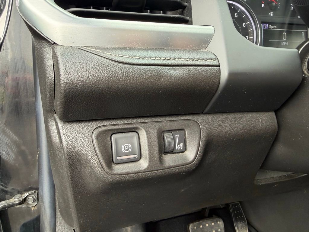 Used 2018 GMC Acadia SLE w/ Driver Alert Package I AWD/4WD image 18