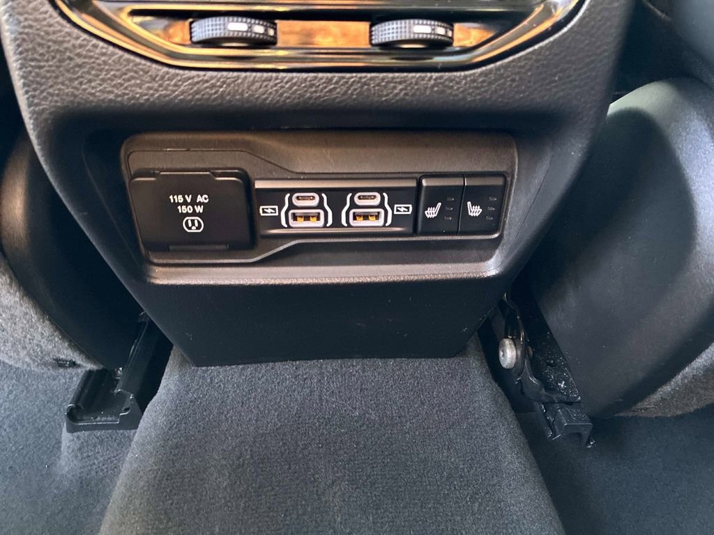 Used 2023 Jeep Grand Cherokee 4WD 4xe w/ Luxury Tech Group II image 15