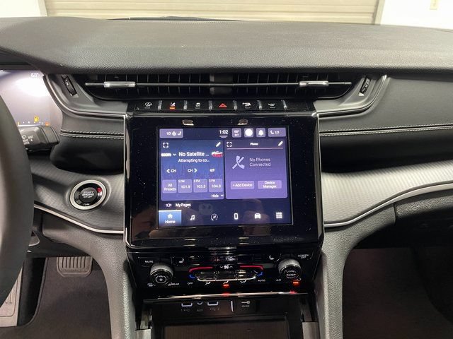 Used 2023 Jeep Grand Cherokee L Laredo AWD/4WD image 16