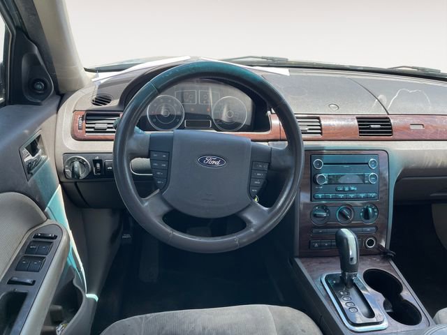 Used 2009 Ford Taurus SE FWD image 12