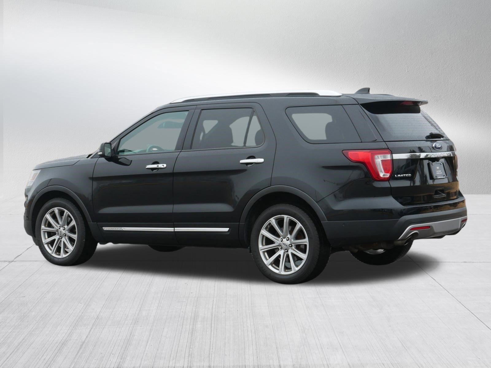 Used 2016 Ford Explorer Limited w/ Equipment Group 301A image 5