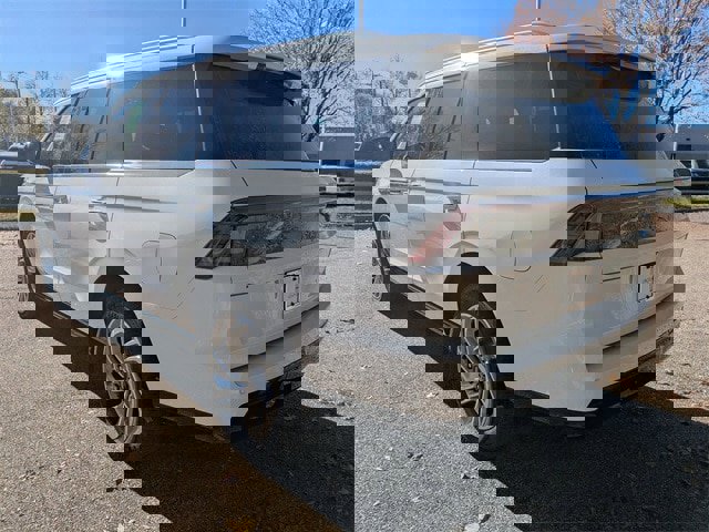 New 2025 Lincoln Navigator Reserve image 2