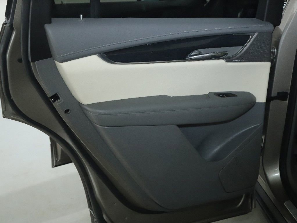 Used 2023 Cadillac XT6 Premium Luxury w/ Technology Package image 13