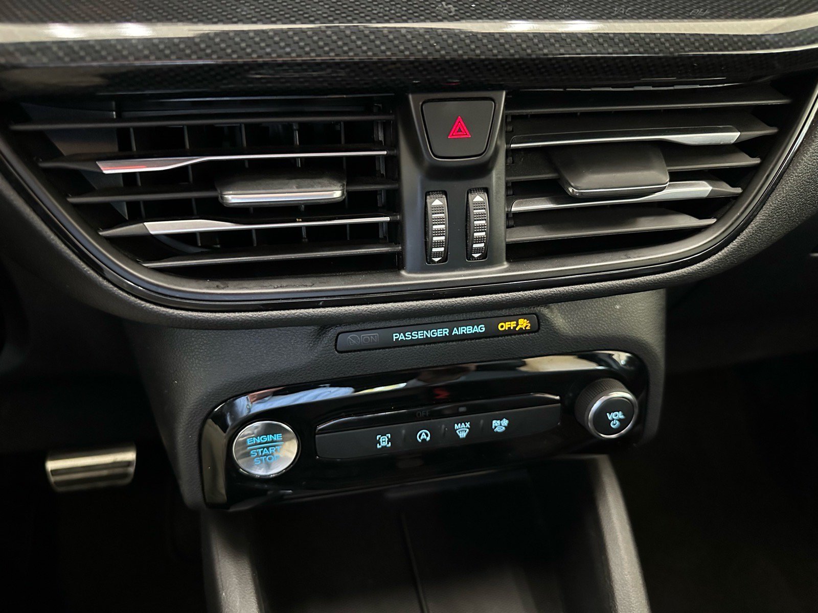 Used 2024 Ford Escape ST-Line w/ Tech Pack #1 FWD image 29