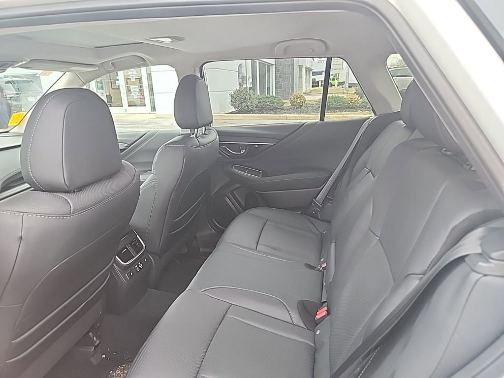 Used 2025 Subaru Outback Limited image 9