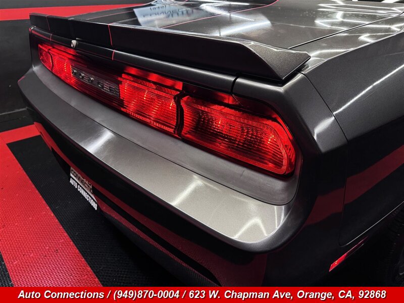 Used 2013 Dodge Challenger SXT RWD image 28