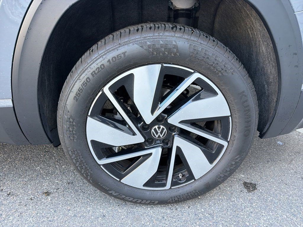 Used 2025 Volkswagen Atlas SEL AWD/4WD image 19