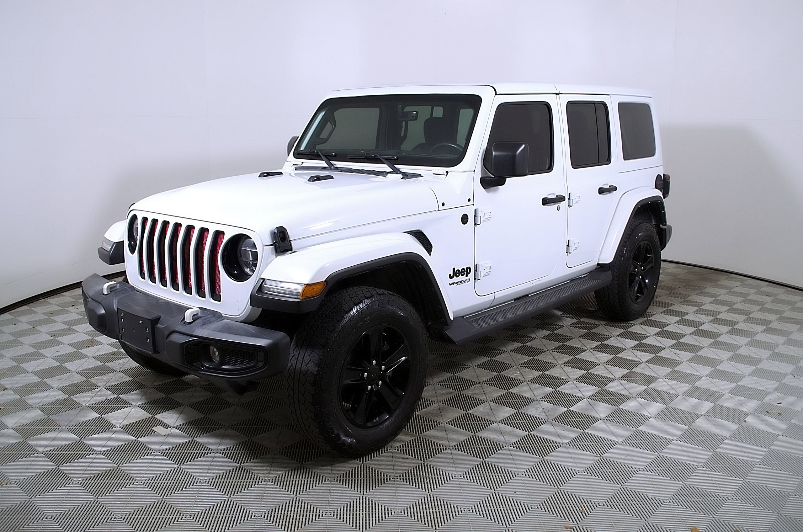Used 2021 Jeep Wrangler Unlimited Sahara AWD/4WD video 3