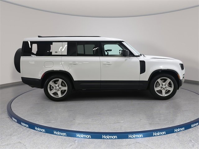 Used 2023 Land Rover Defender 130 SE image 5