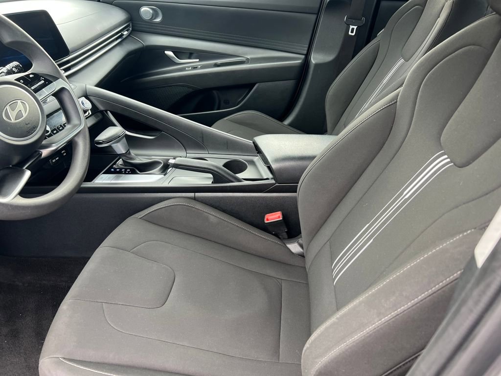 Used 2024 Hyundai Elantra SEL image 9