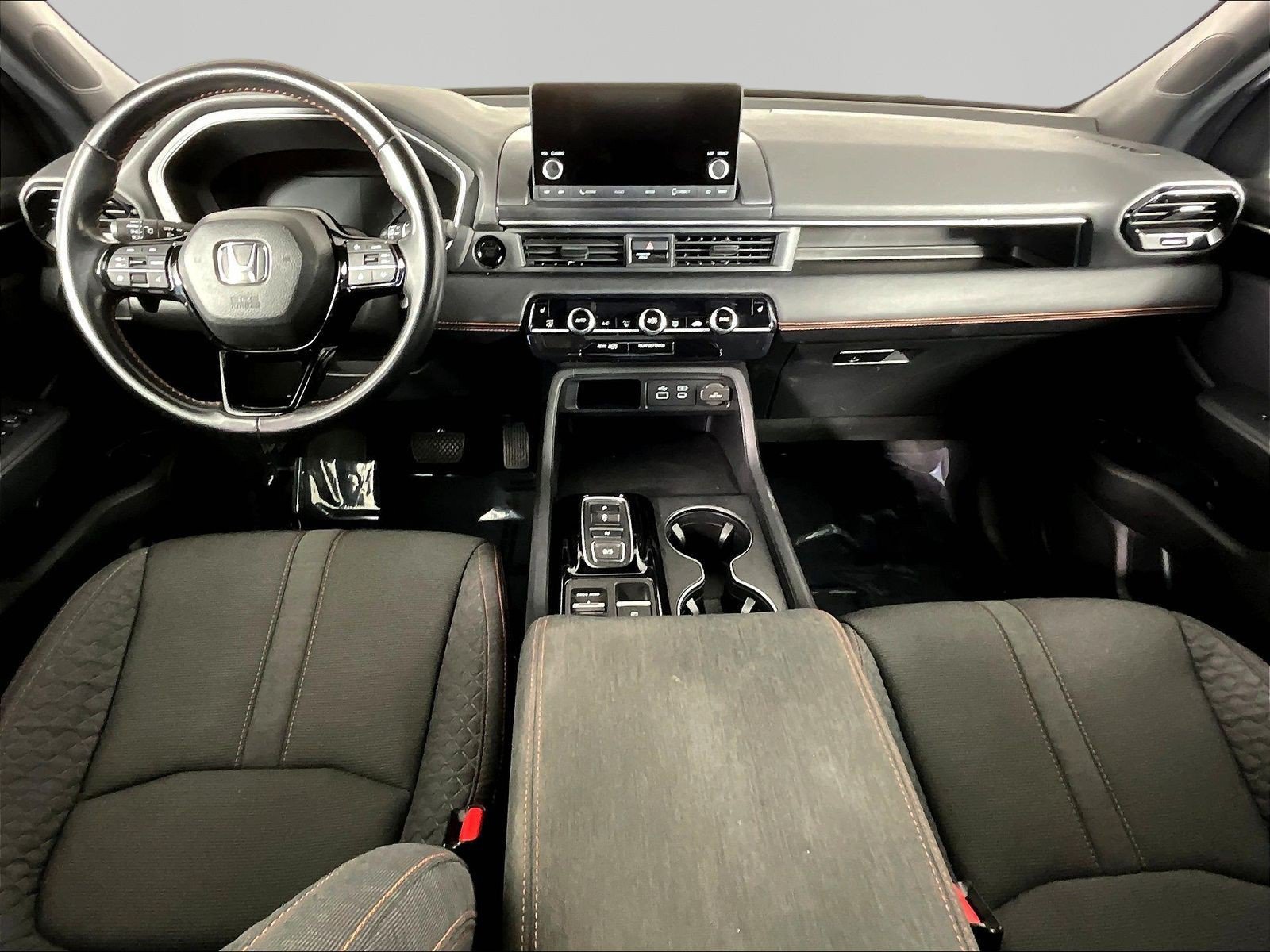 Used 2025 Honda Pilot Sport image 7