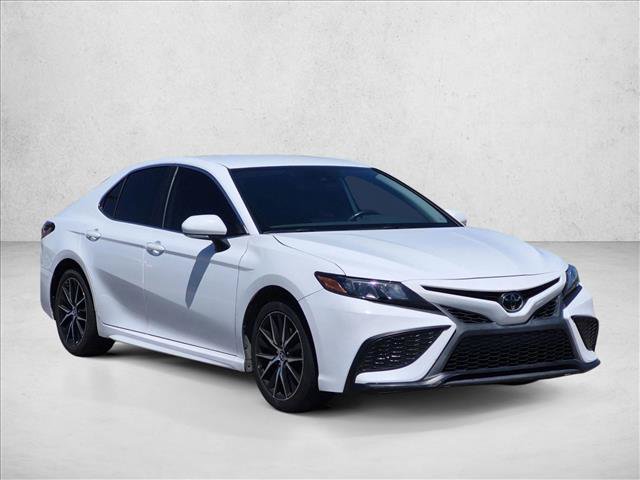 Used 2024 Toyota Camry SE FWD image 3