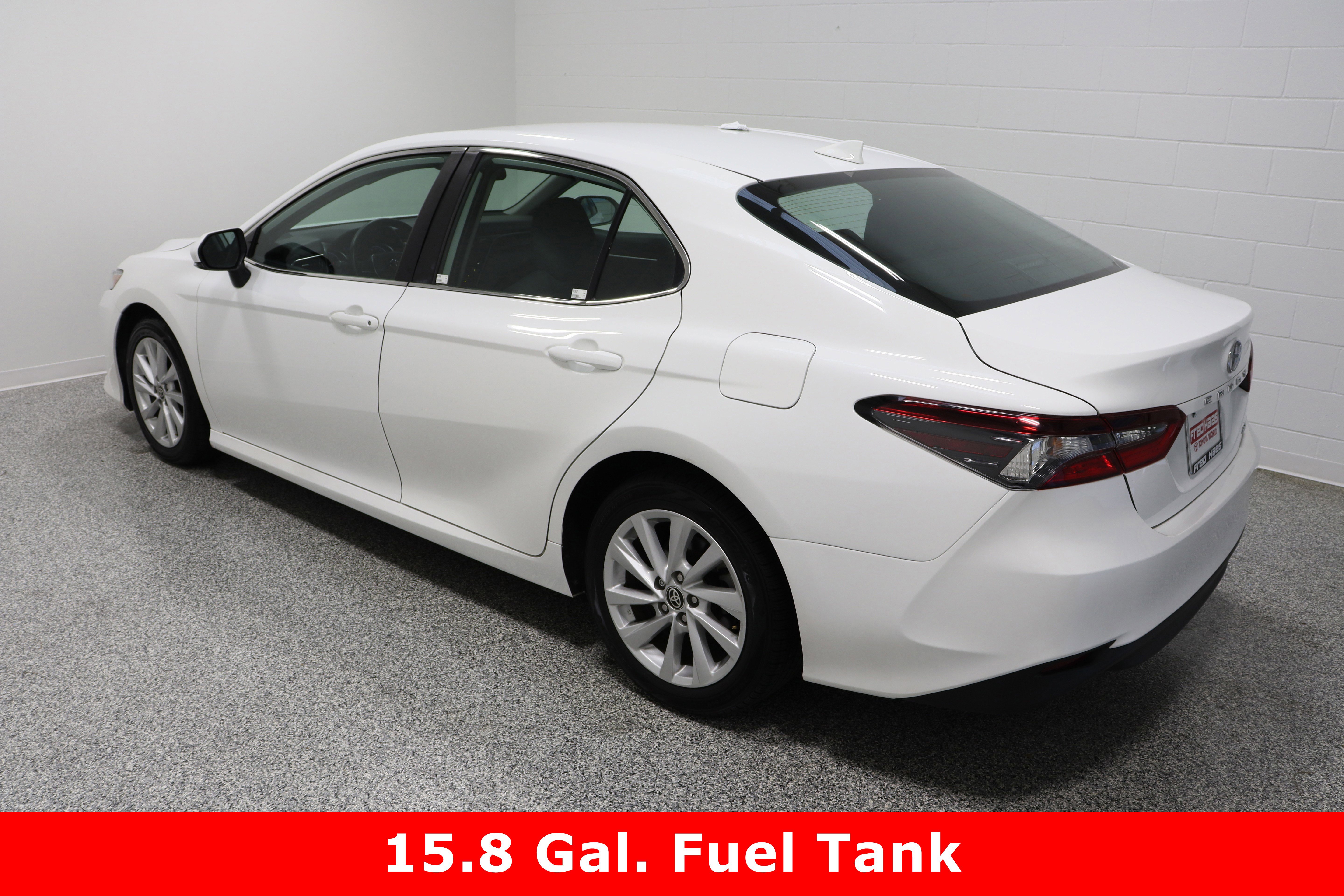 Used 2024 Toyota Camry LE image 9