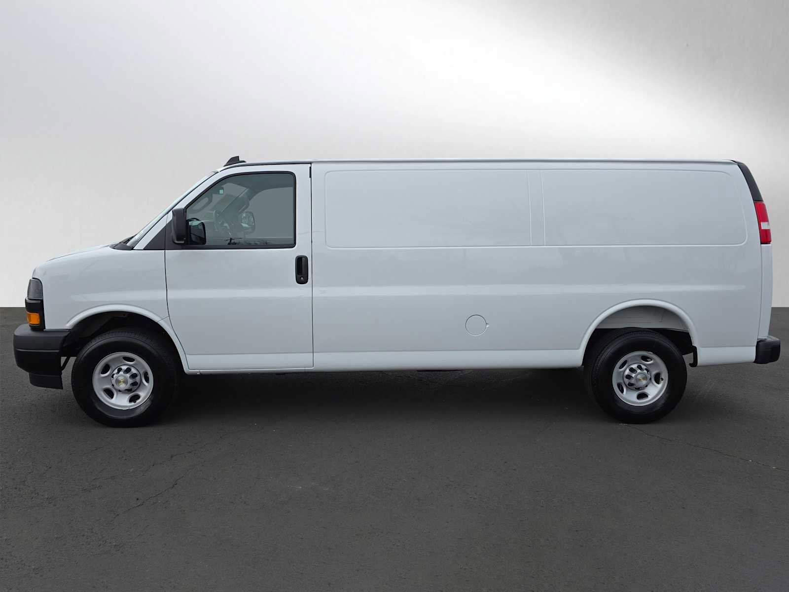 Used 2025 Chevrolet Express 2500 Extended w/ Driver Convenience Package RWD image 6