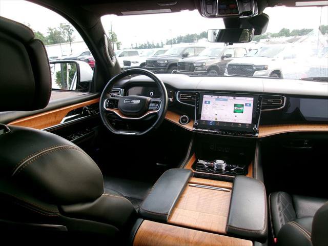 Certified 2022 Jeep Grand Wagoneer Series III w/ HD Trailer Tow Package AWD/4WD image 13