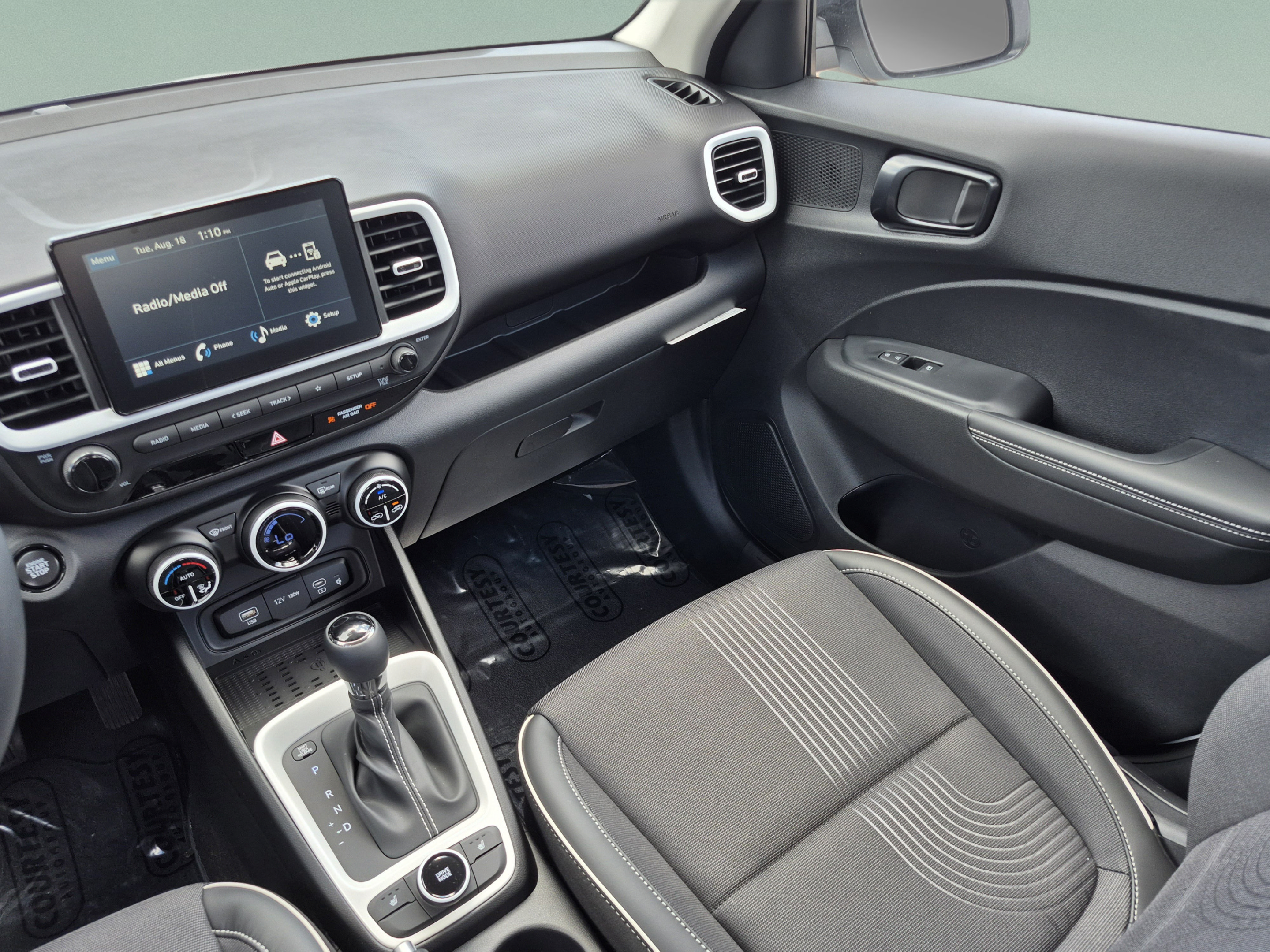 New 2026 Hyundai Venue SEL FWD image 13