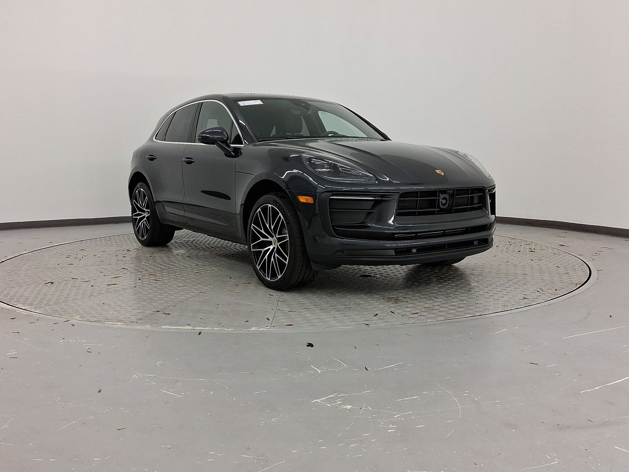 Used 2026 Porsche Macan image 7