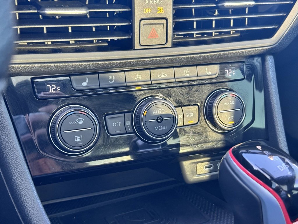 Used 2024 Volkswagen Jetta GLI Autobahn w/ GLI Black Package image 21