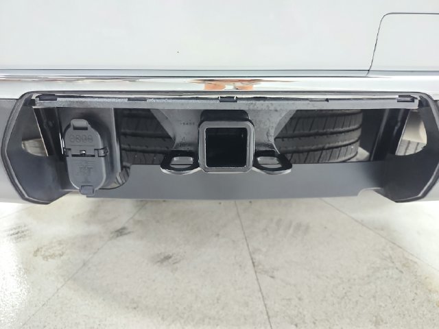 Used 2023 GMC Yukon SLT RWD image 48