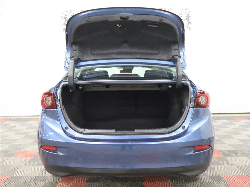 Used 2018 MAZDA MAZDA3 Sport FWD image 6