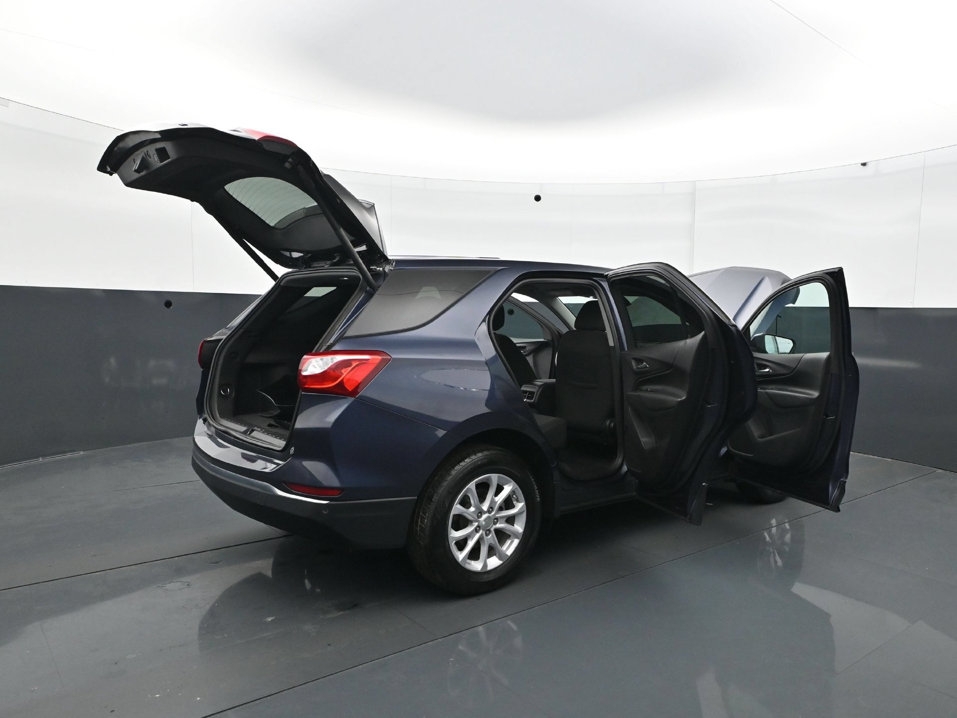 Used 2018 Chevrolet Equinox LT FWD image 36