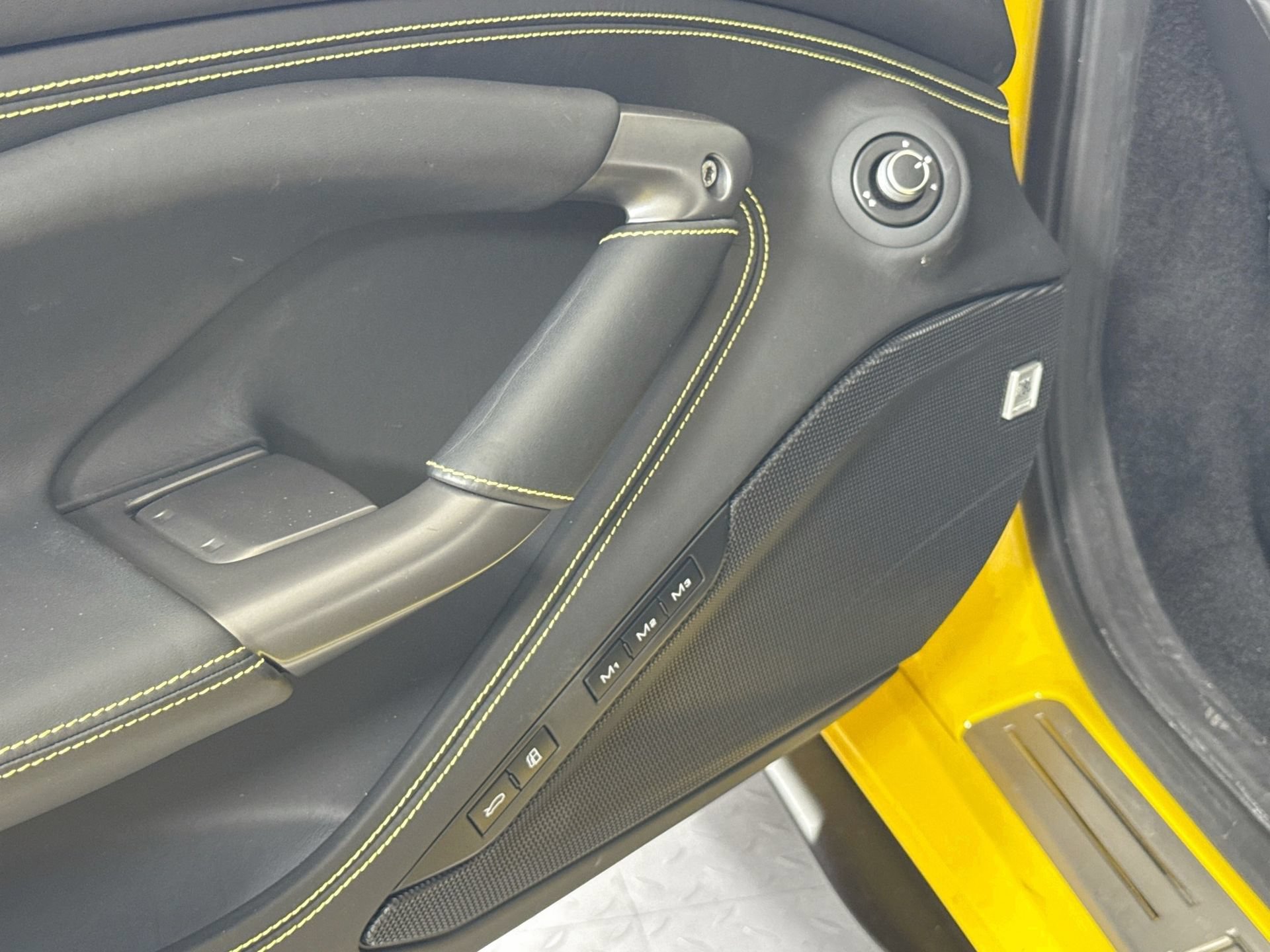 Certified 2022 Ferrari F8 Tributo RWD image 16
