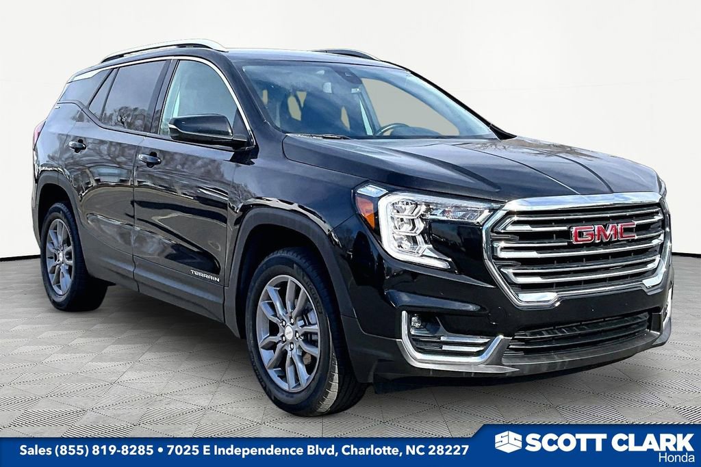 Used 2024 GMC Terrain SLT image 1
