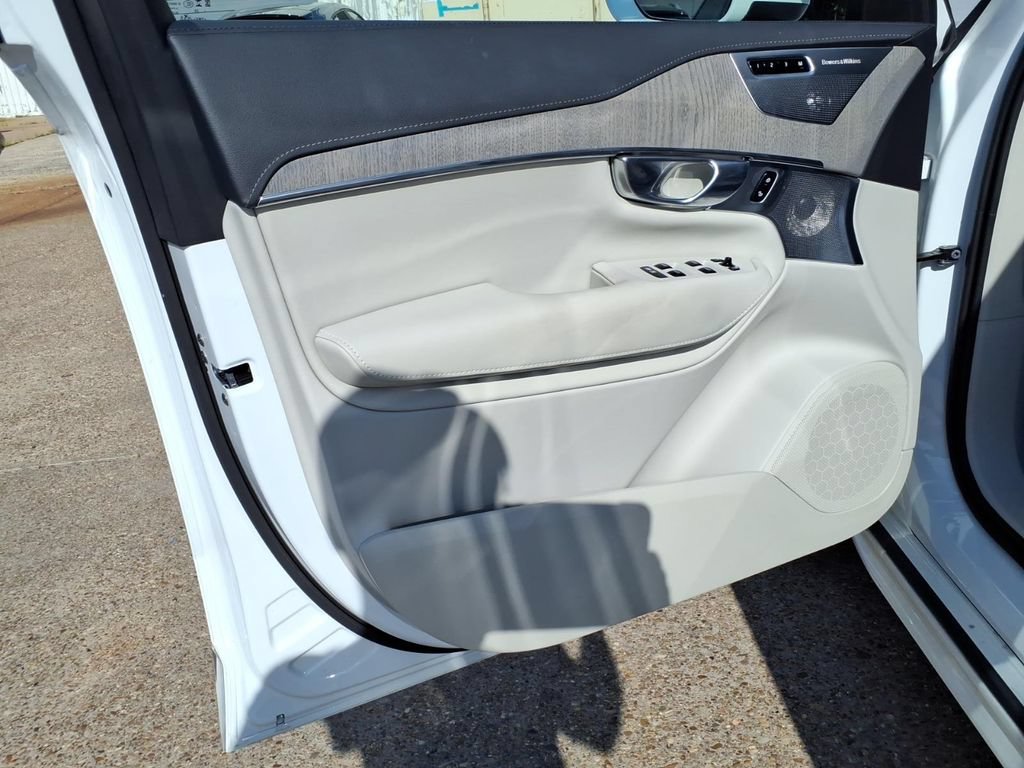 Used 2025 Volvo XC90 B6 Ultra w/ Protection Package Premier AWD/4WD image 26