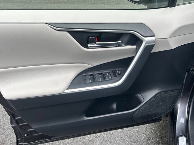 Certified 2025 Toyota RAV4 XLE AWD/4WD image 17
