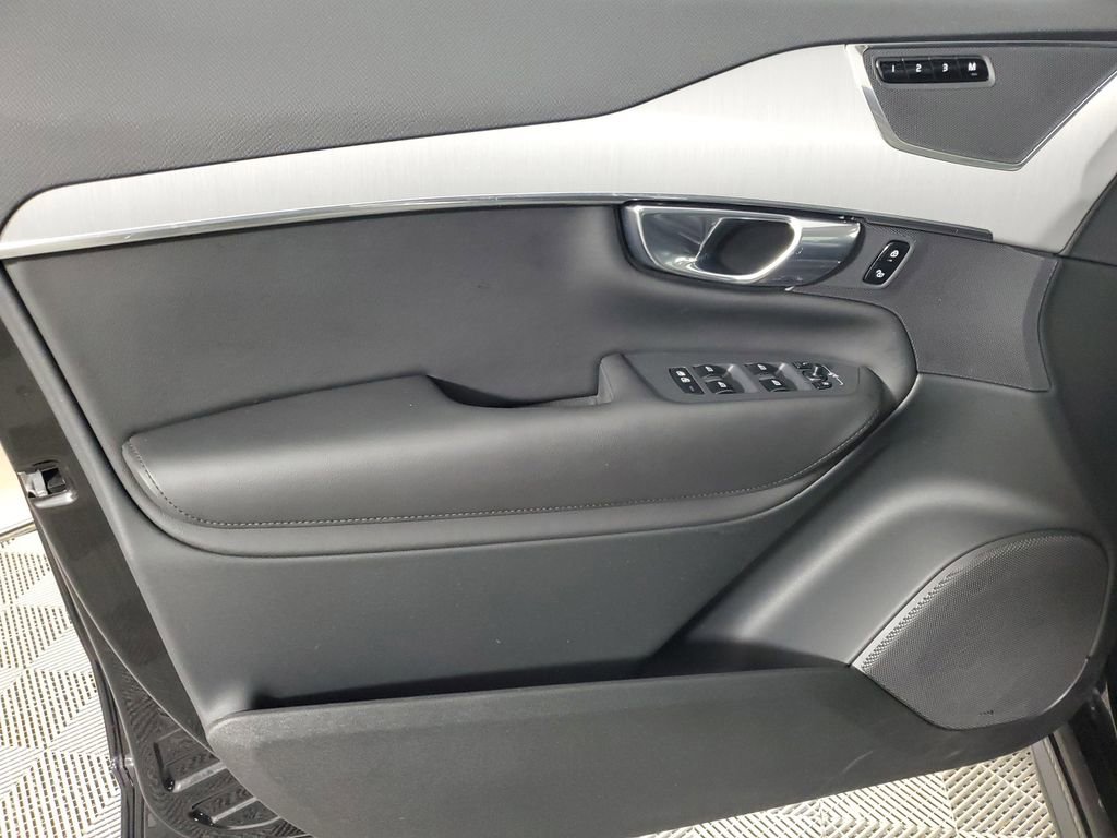 Certified 2025 Volvo XC90 B5 Core AWD/4WD image 20