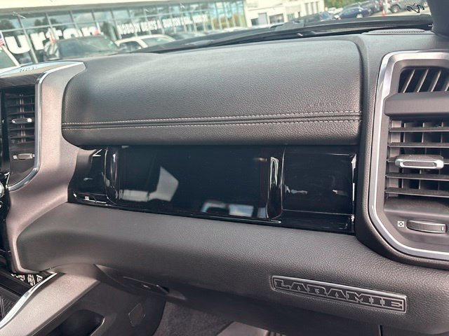 Used 2025 RAM 1500 Laramie AWD/4WD image 10