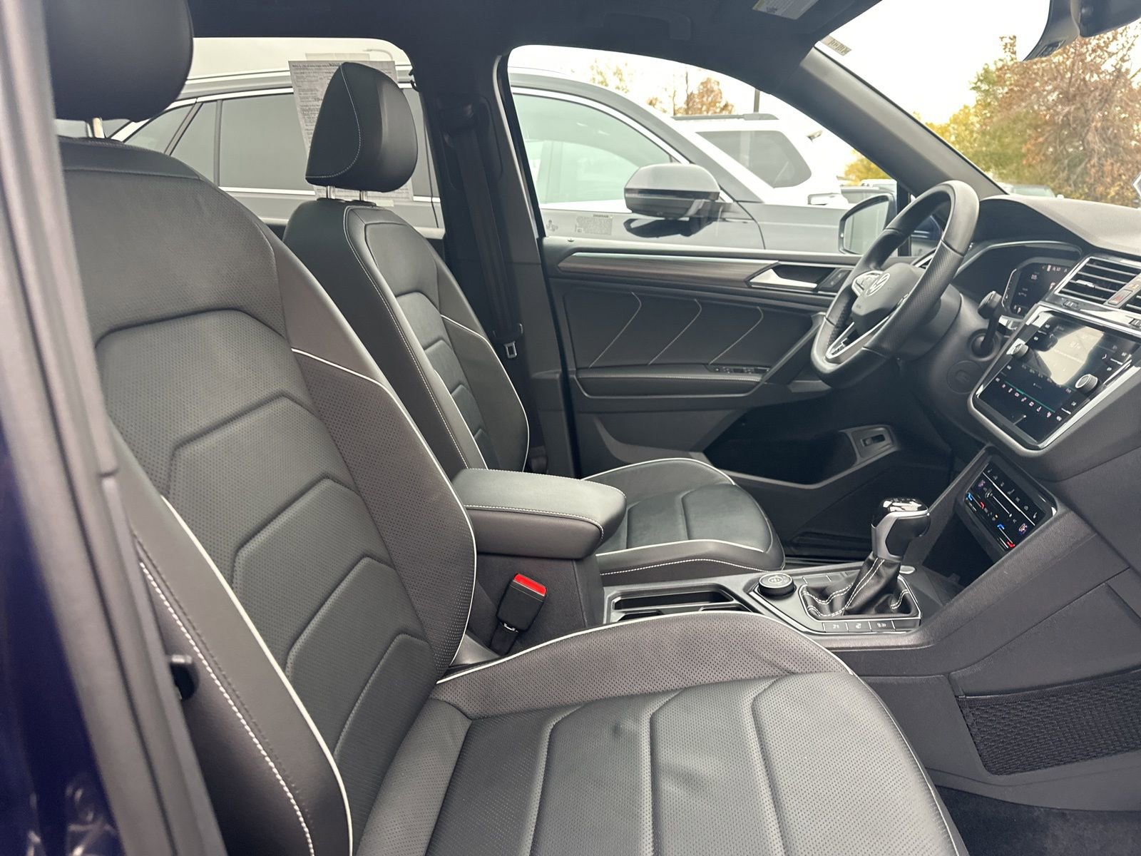 Certified 2022 Volkswagen Tiguan SEL R-Line image 45