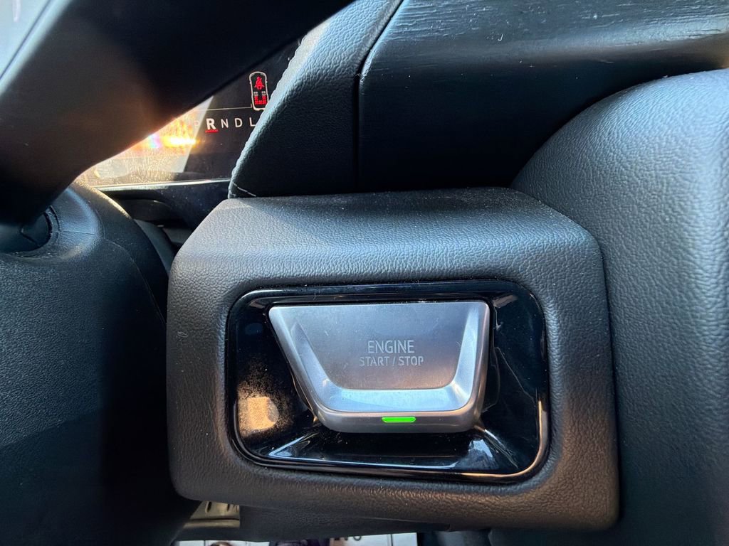 Certified 2025 GMC Yukon Denali image 18