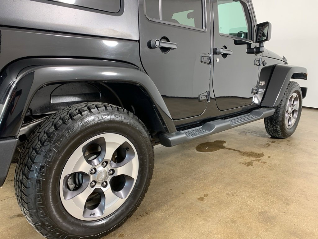 Used 2016 Jeep Wrangler Unlimited Sahara w/ Connectivity Group image 9