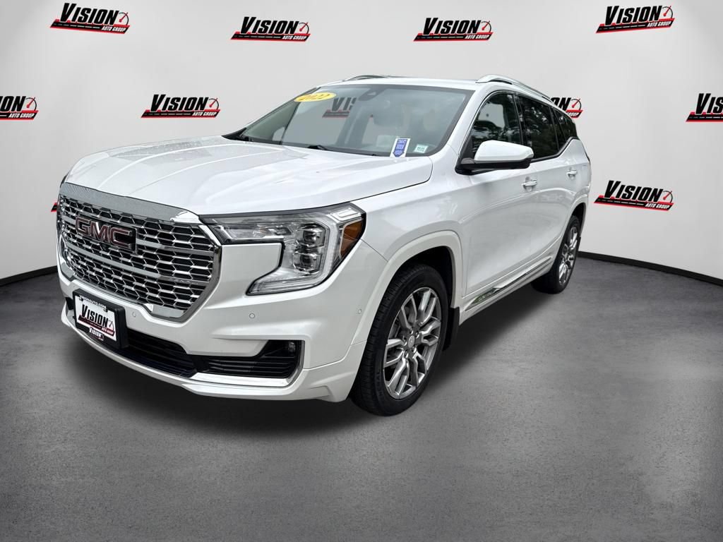 Used 2022 GMC Terrain Denali w/ Denali Premium Package