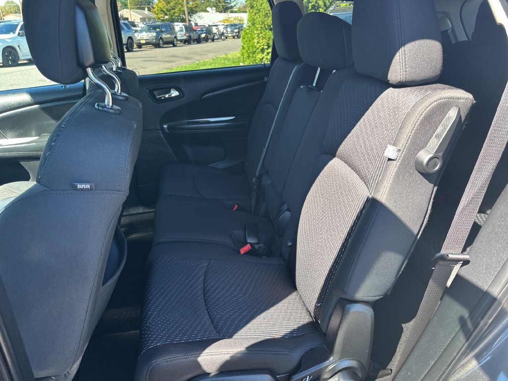 Used 2018 Dodge Journey SE FWD image 16