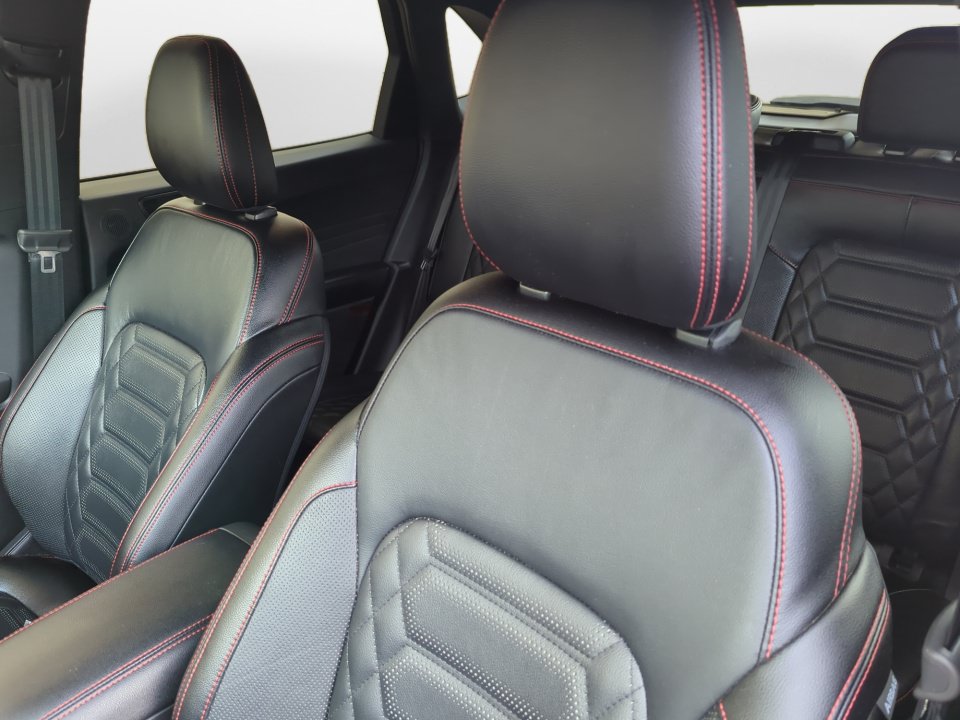 Used 2024 Ford Escape ST-Line Elite w/ Premium Technology Package AWD/4WD image 11
