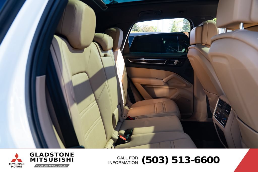 Used 2021 Porsche Cayenne AWD/4WD image 22