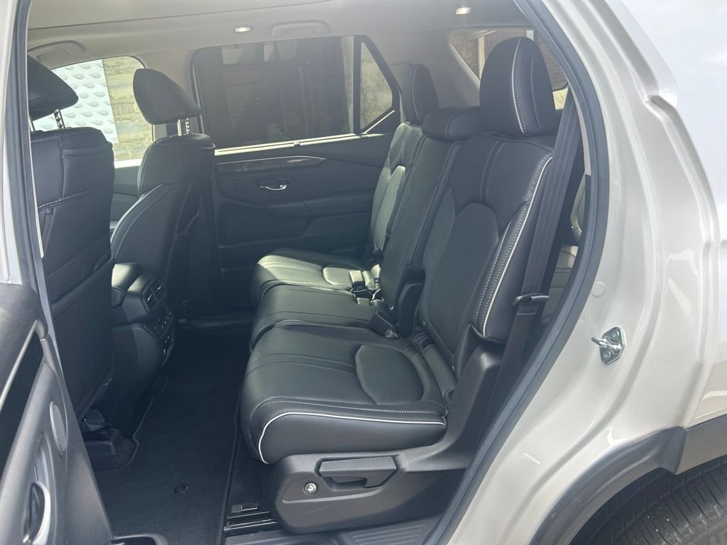 Used 2025 Honda Pilot Elite image 15
