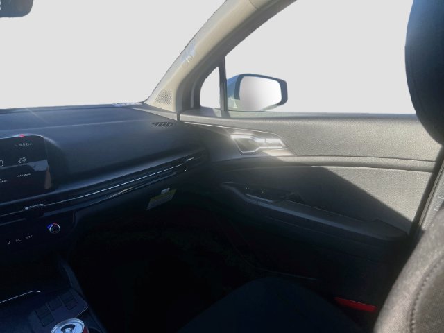 New 2027 Kia Sportage LX FWD image 21