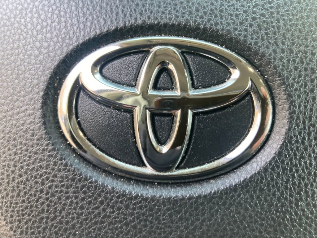 Used 2022 Toyota RAV4 XLE AWD/4WD image 26