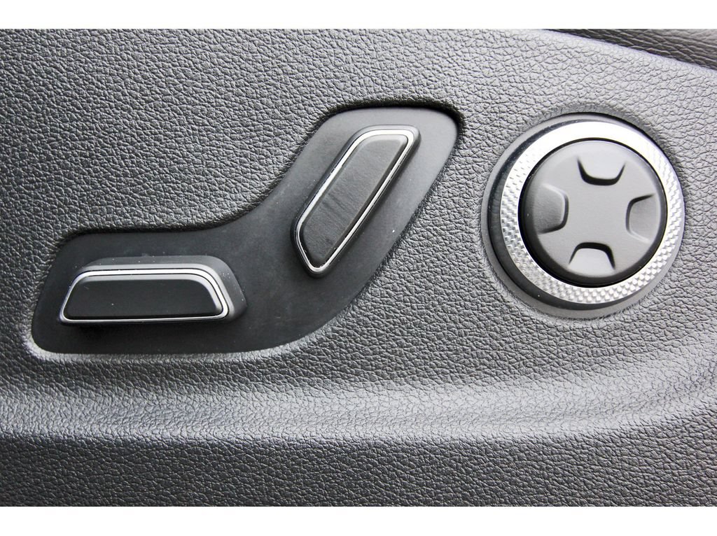 Used 2025 Genesis GV70 2.5T AWD/4WD image 32