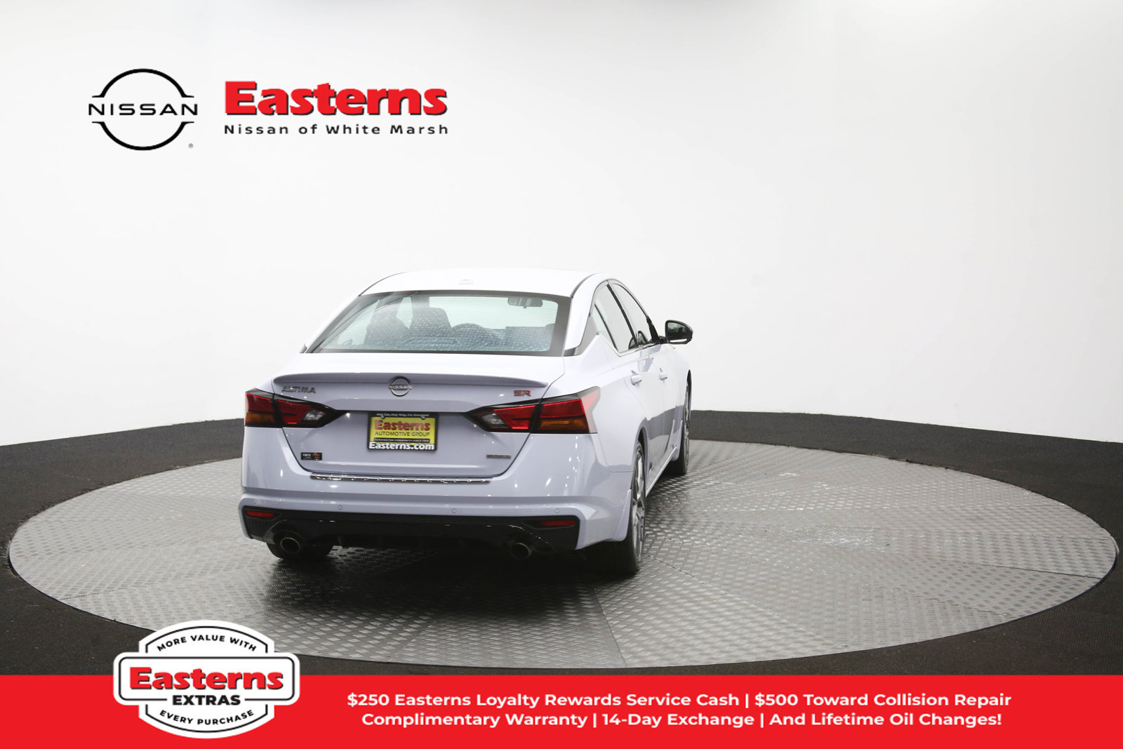 Used 2023 Nissan Altima 2.0 SR FWD image 37