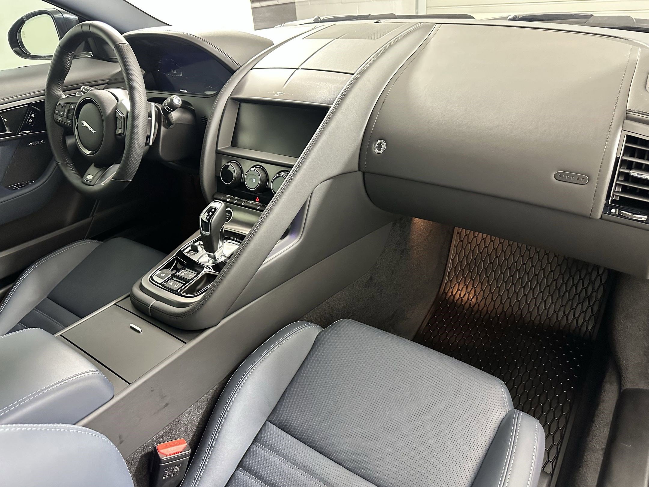 New 2024 Jaguar F-TYPE R image 18