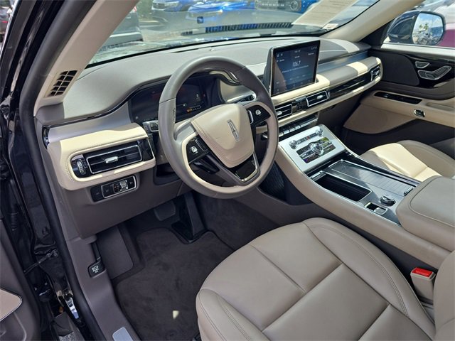 Used 2024 Lincoln Aviator Premiere w/ Premium Package image 21