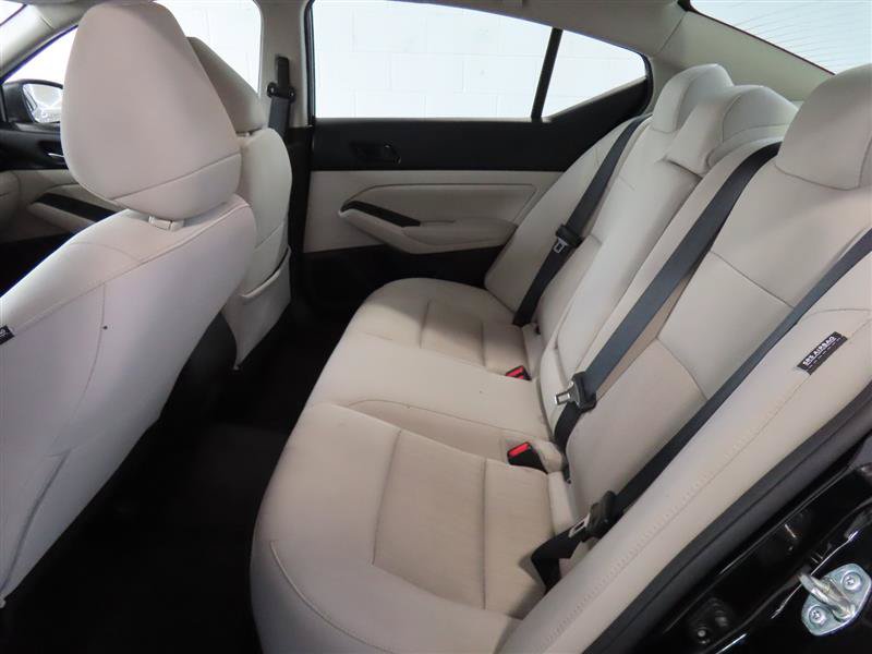 Used 2025 Nissan Altima 2.5 SV FWD image 28