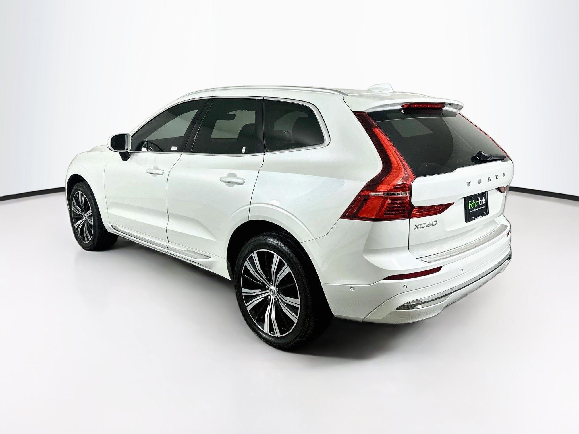 Used 2022 Volvo XC60 B5 Inscription w/ Advanced Package FWD image 5