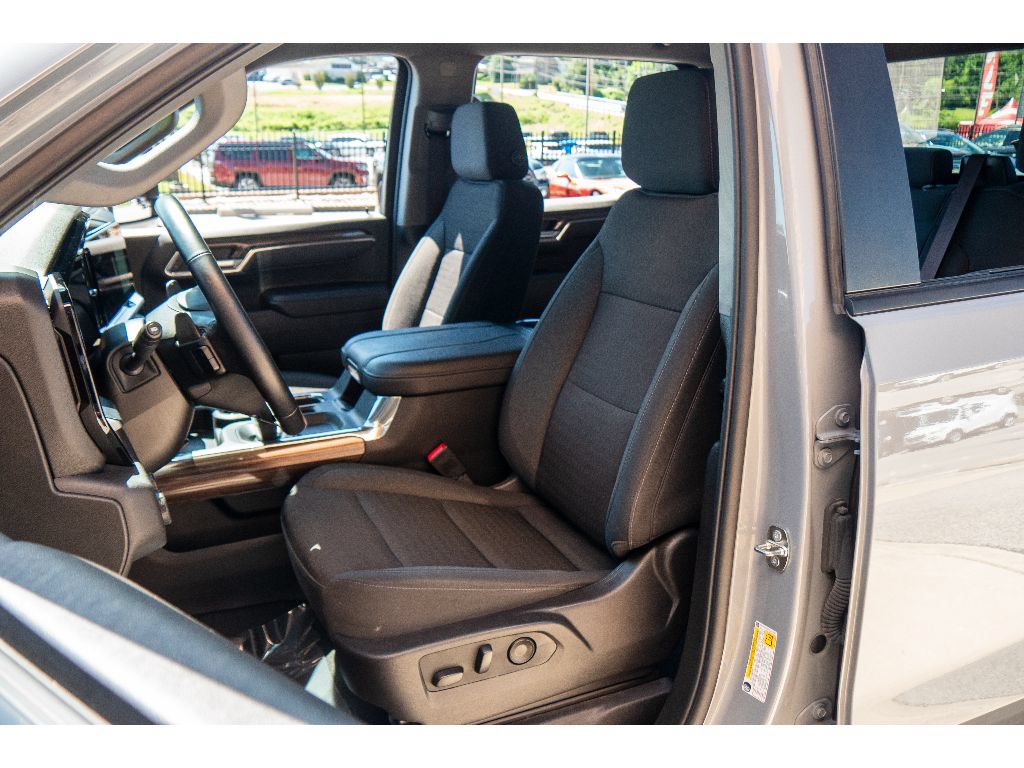 Used 2024 Chevrolet Silverado 1500 RST AWD/4WD image 11